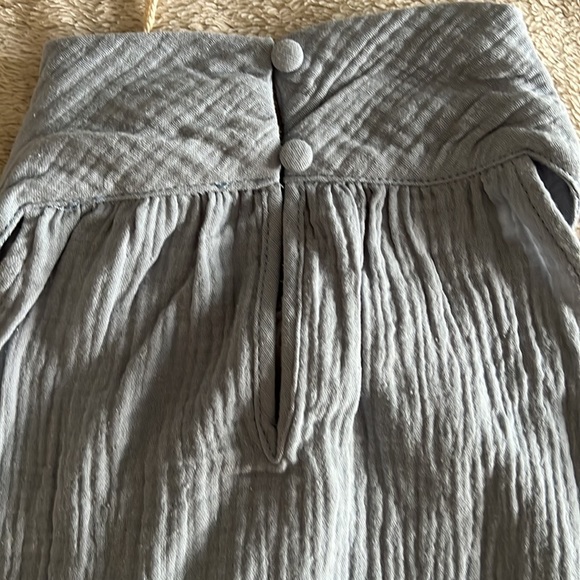 Listicle Halter Top - Size Small NWT - Picture 5 of 10